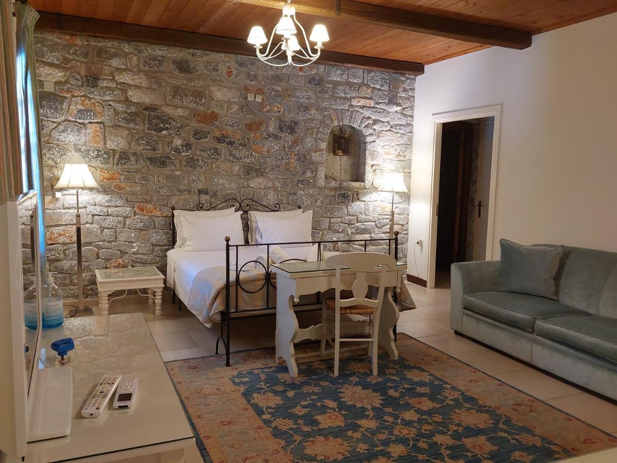 Porto Vitilo Boutique Hotel Karavostásion Extérieur photo