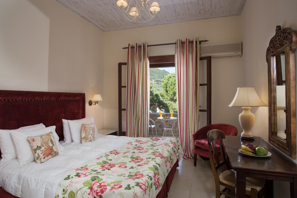 Porto Vitilo Boutique Hotel Karavostásion Extérieur photo